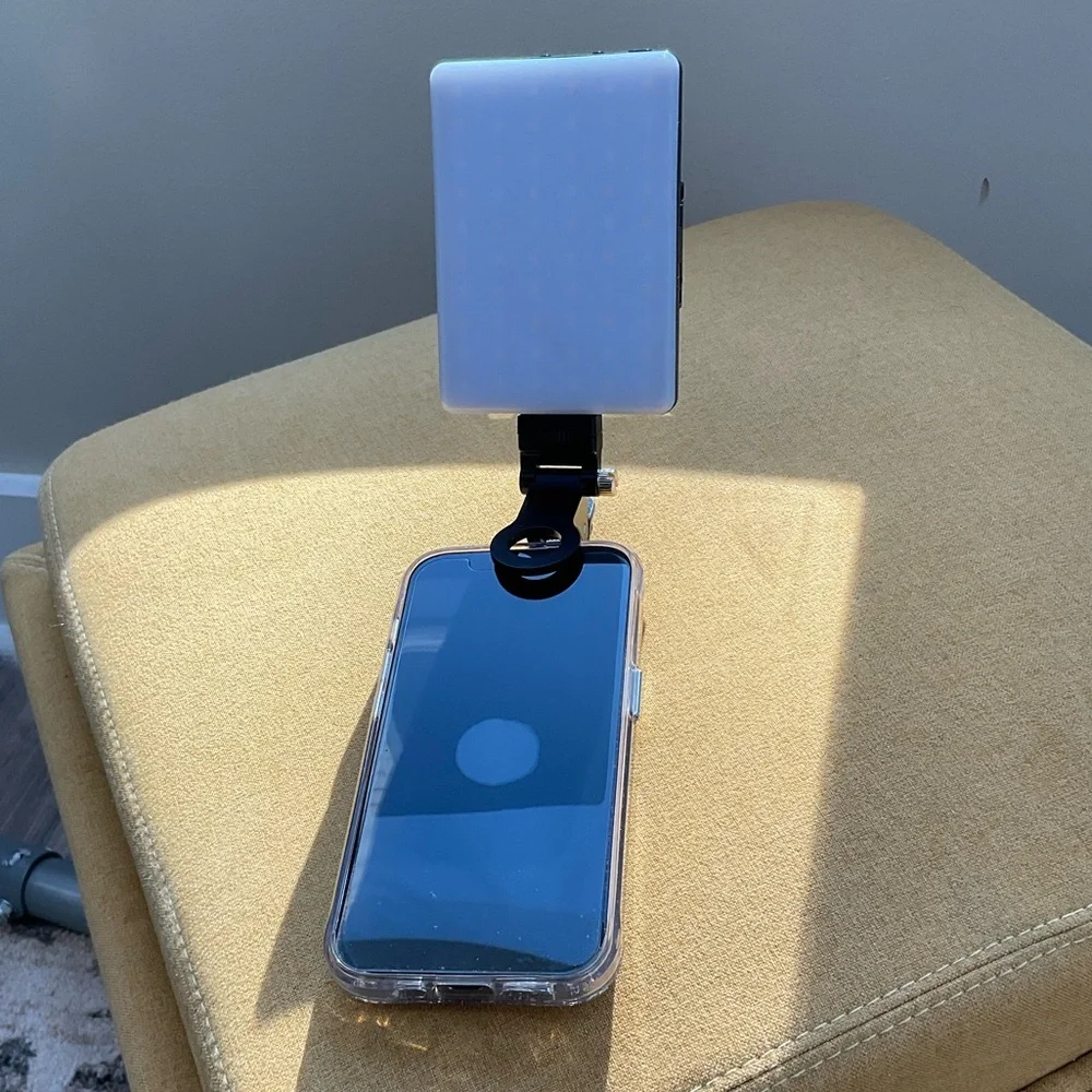 NWT Portable LED Selfie Light with Front & Back Phone Clip
